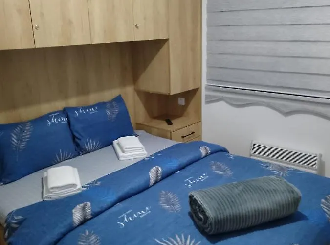 アパート Golden Forest 1